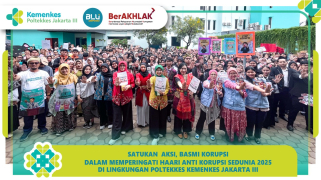 Gelar jalan santai peringatan hari anti korupsi sedunia